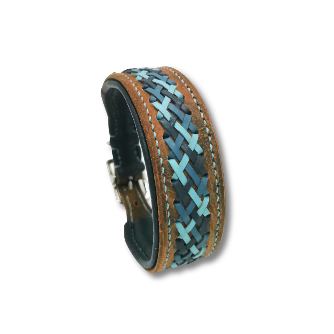 Halsband mit Aufflechtung